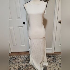 BACKLESS MAXI DRESS IN GOOD CONDITION!